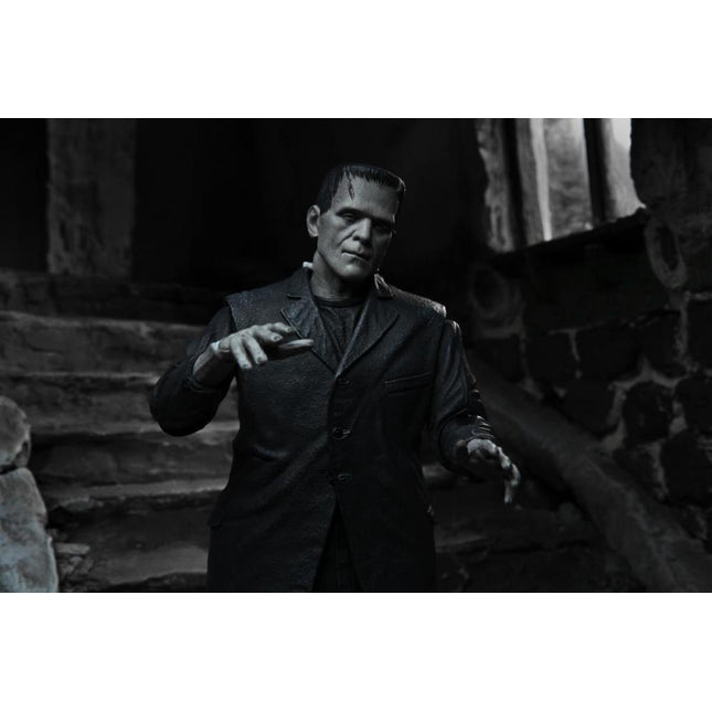 Universal Monsters Ultimate Frankenstein's Monster (Black & White)