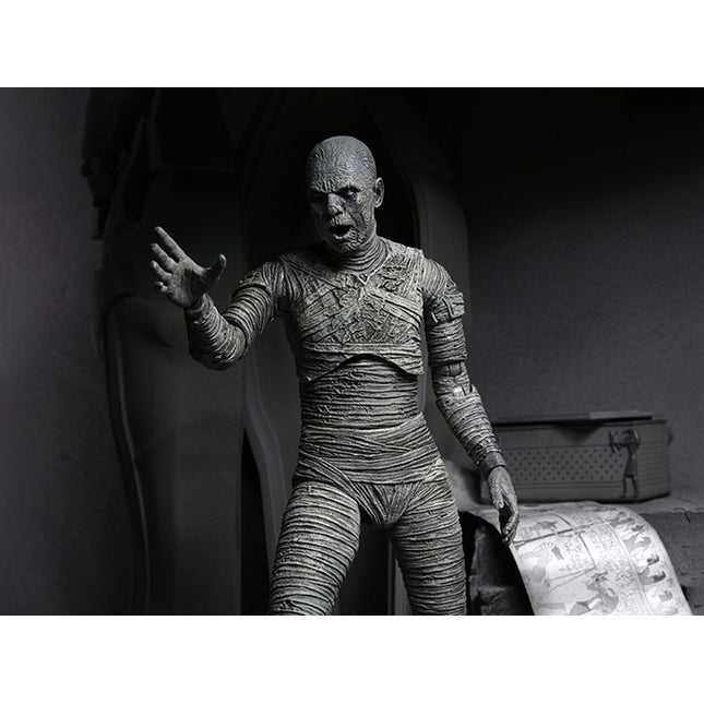 Universal Monsters Ultimate Mummy (Black and White)