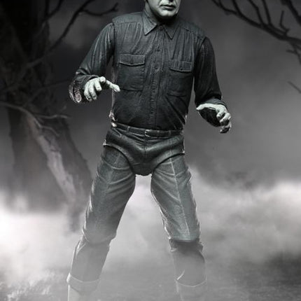 Universal Monsters Ultimate Wolf Man (Black and White)